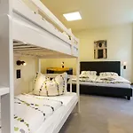 Und Gleisbett Ostello