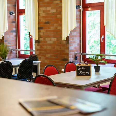 Hostal Und Gleisbett