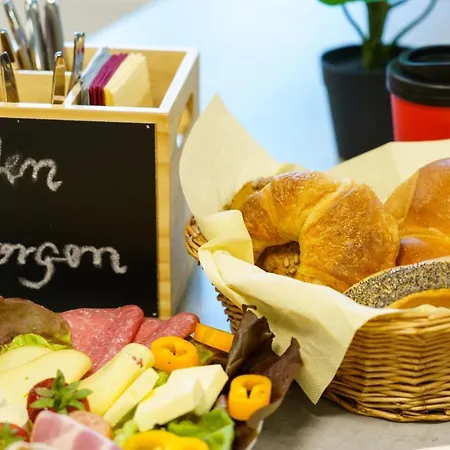 Und Gleisbett 호스텔 안나베르크