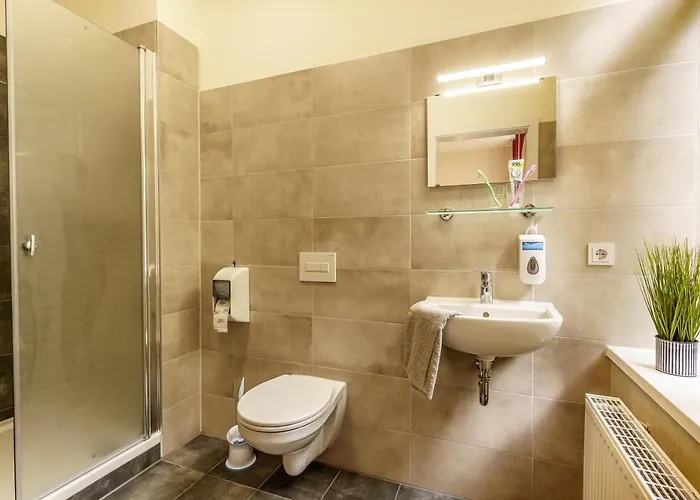 Und Gleisbett Hostel *